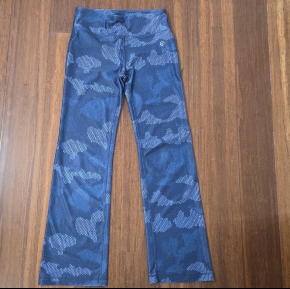 VOGO ATHLETICA BLUE ABSTRACT CAMO CIRCLES FIT & FLARED LEGGINGS SMALL 13x28